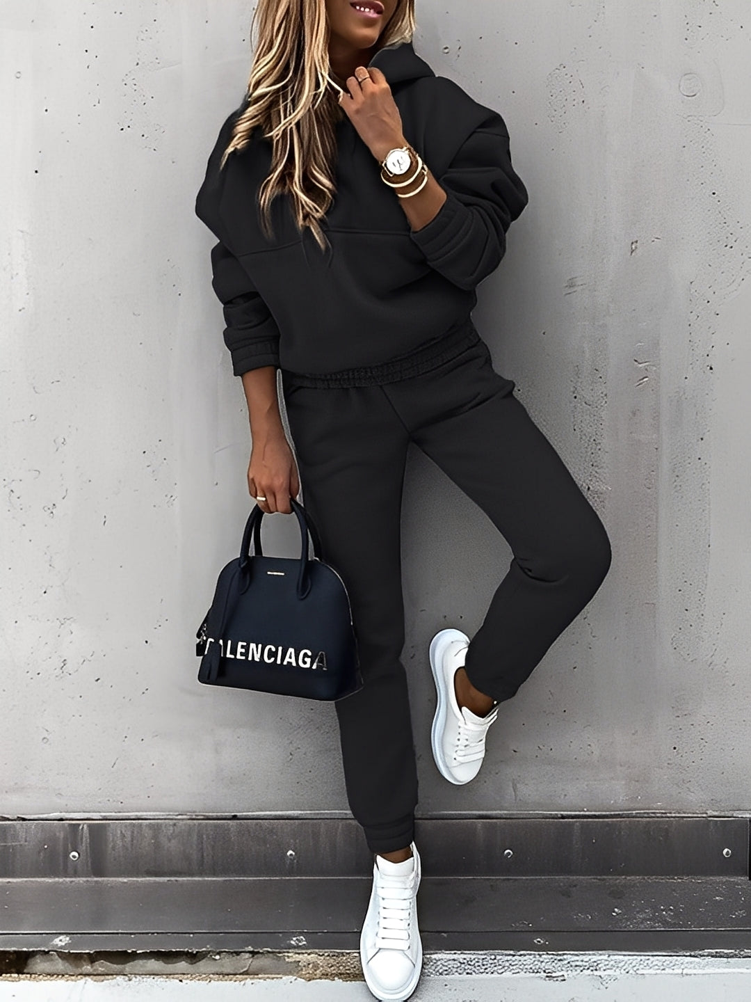 Dianna - Trendy women's jogging set with hood