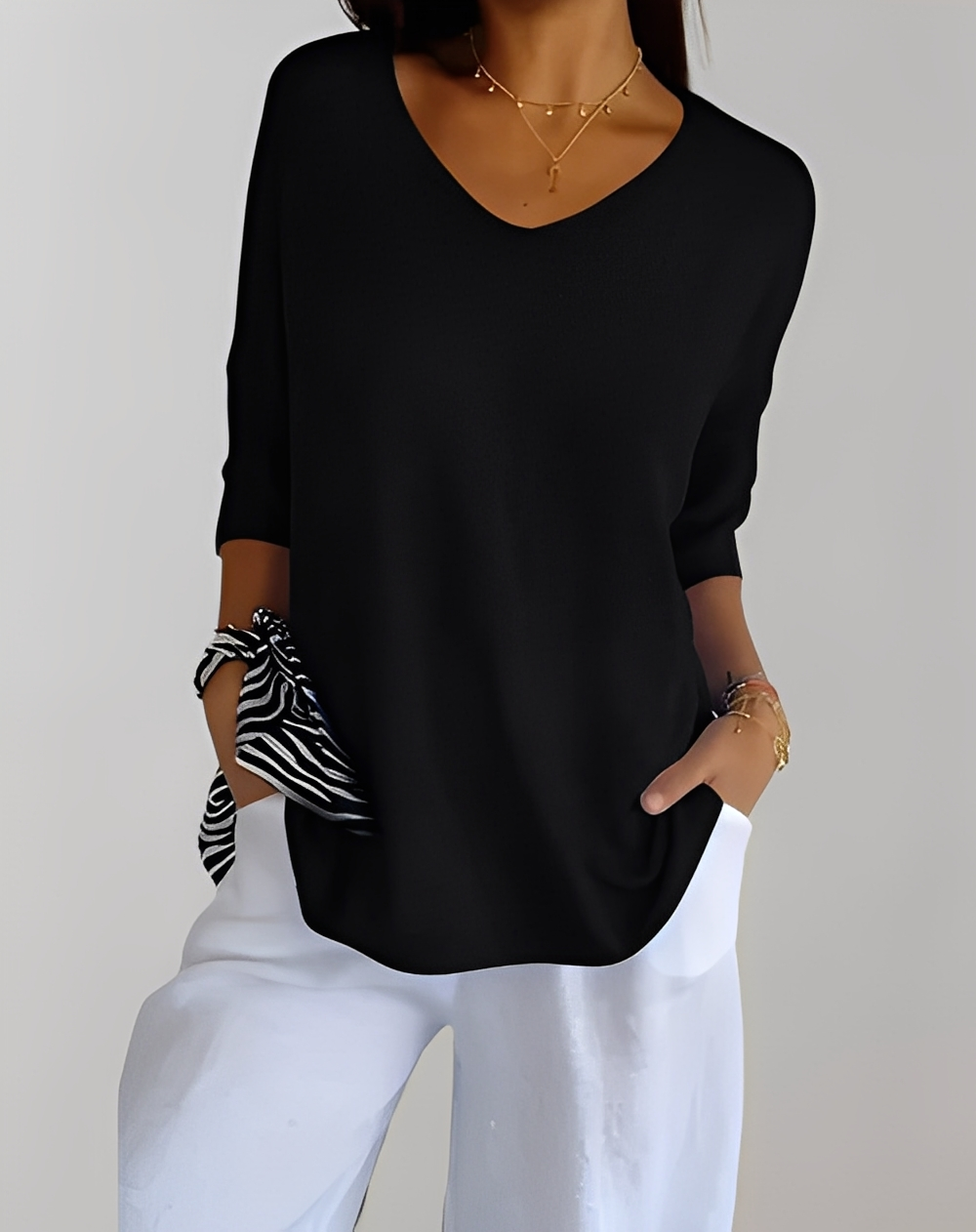 Jessé - women's sweater with V-neckline