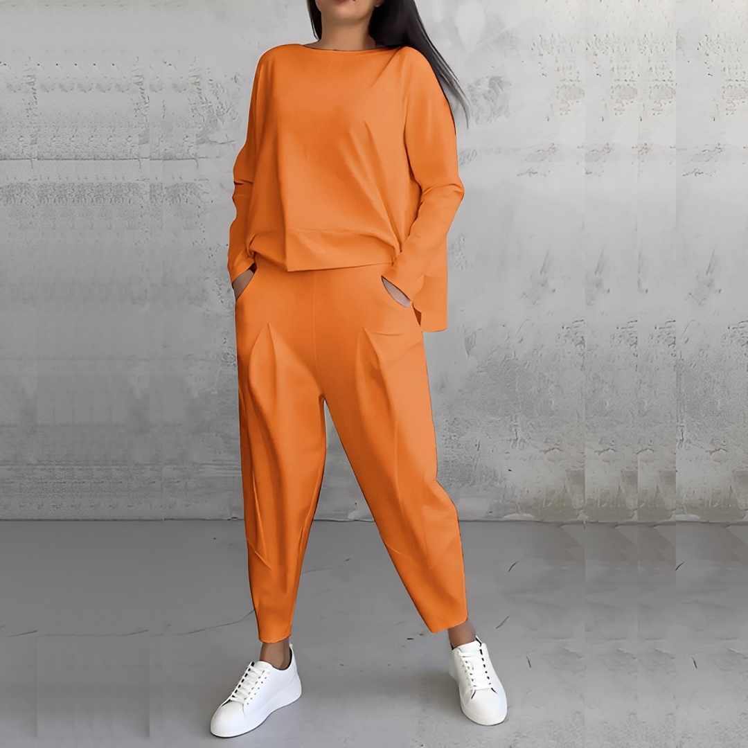 Mélisande - Women's set with round neck sweater and pants