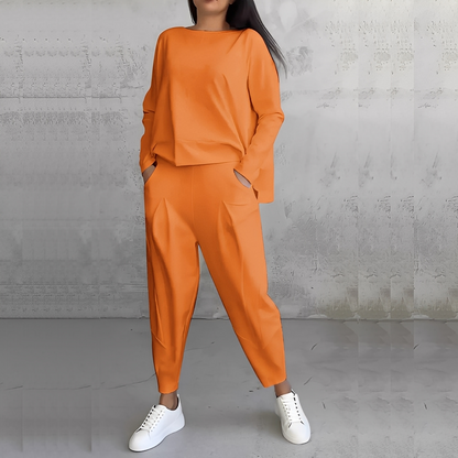 Mélisande - Women's set with round neck sweater and pants
