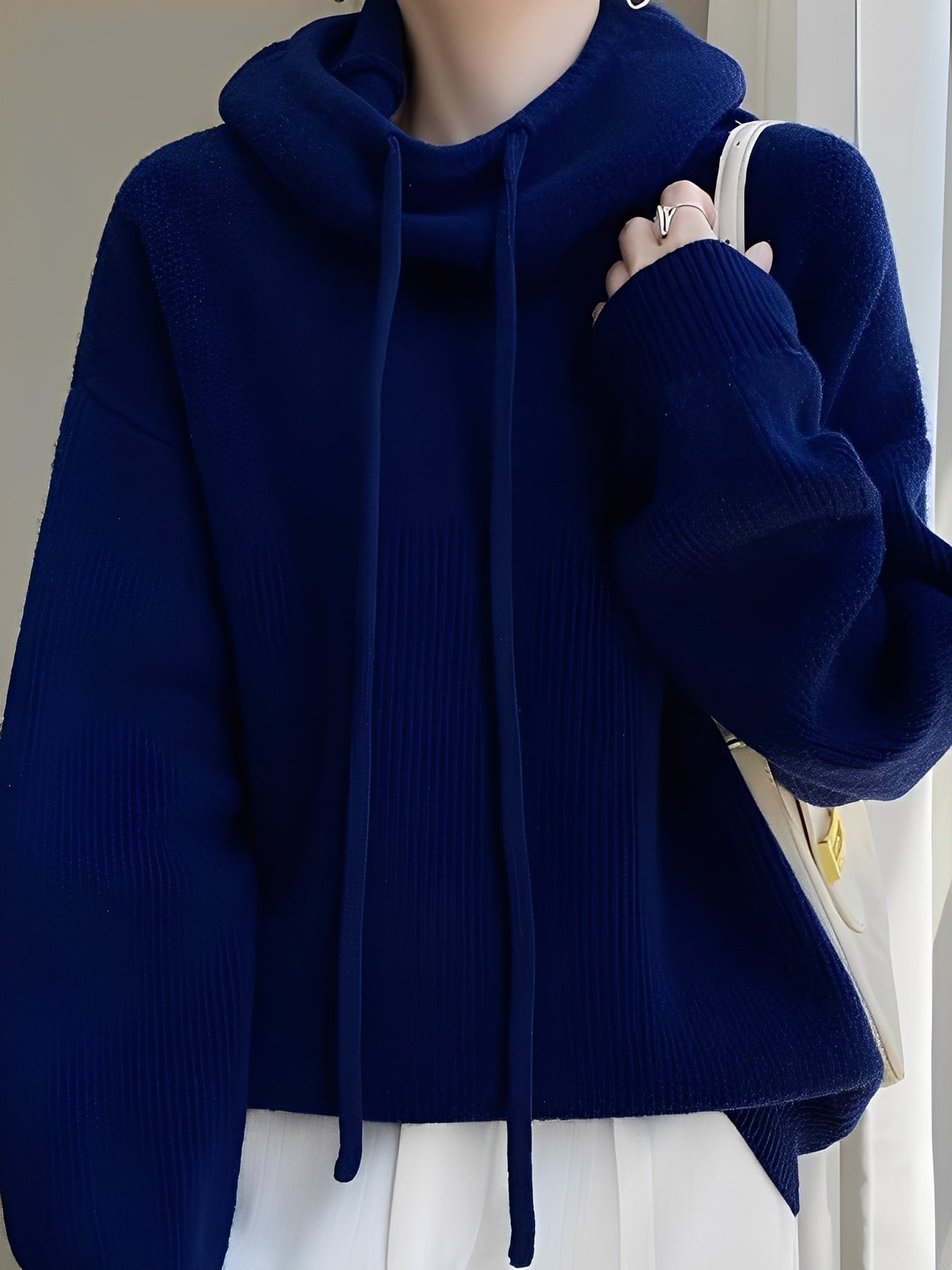 Mercia - Fashionable women's hoodie with hood