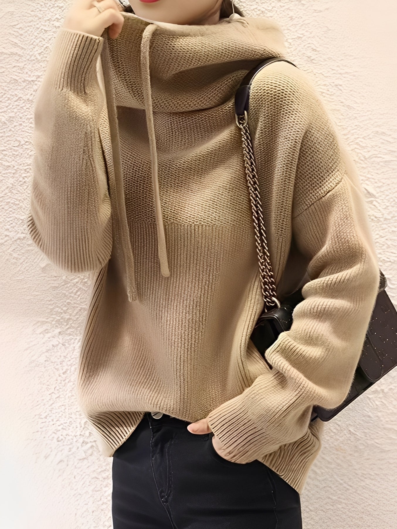 Mercia - Fashionable women's hoodie with hood