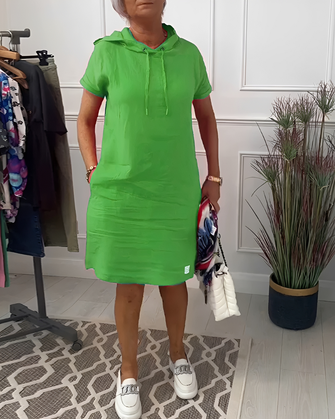 Tasha - Gemütliches Midikleid mit Kapuze