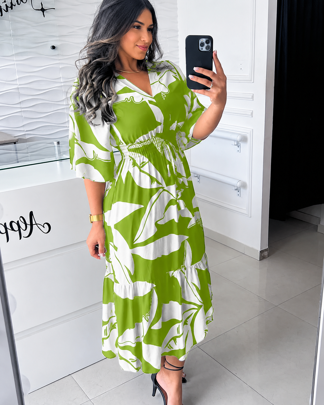 Agathe - Elegantes Midikleid mit V-Ausschnitt