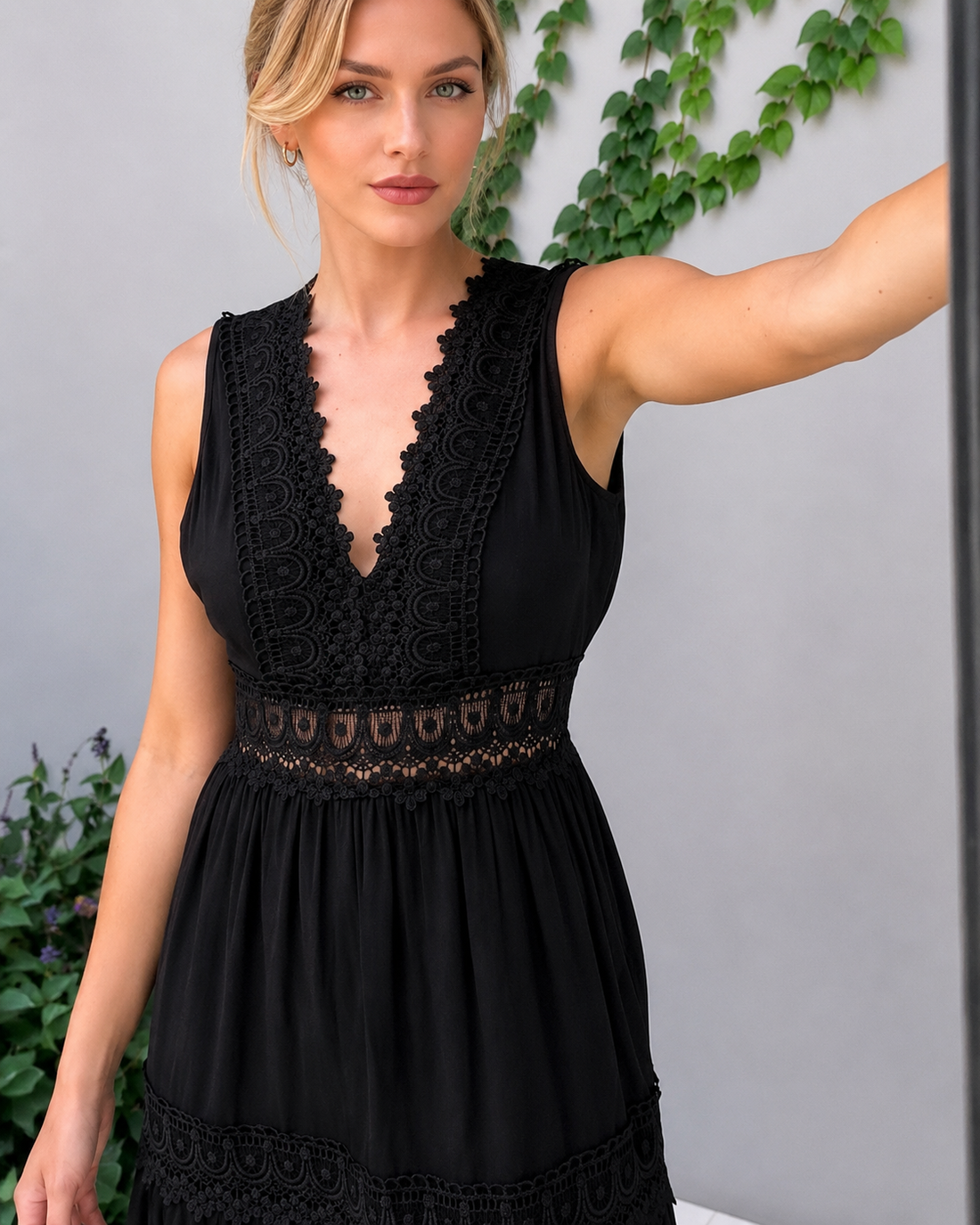 Shaquira - Modisches Kleid mit V-Ausschnitt