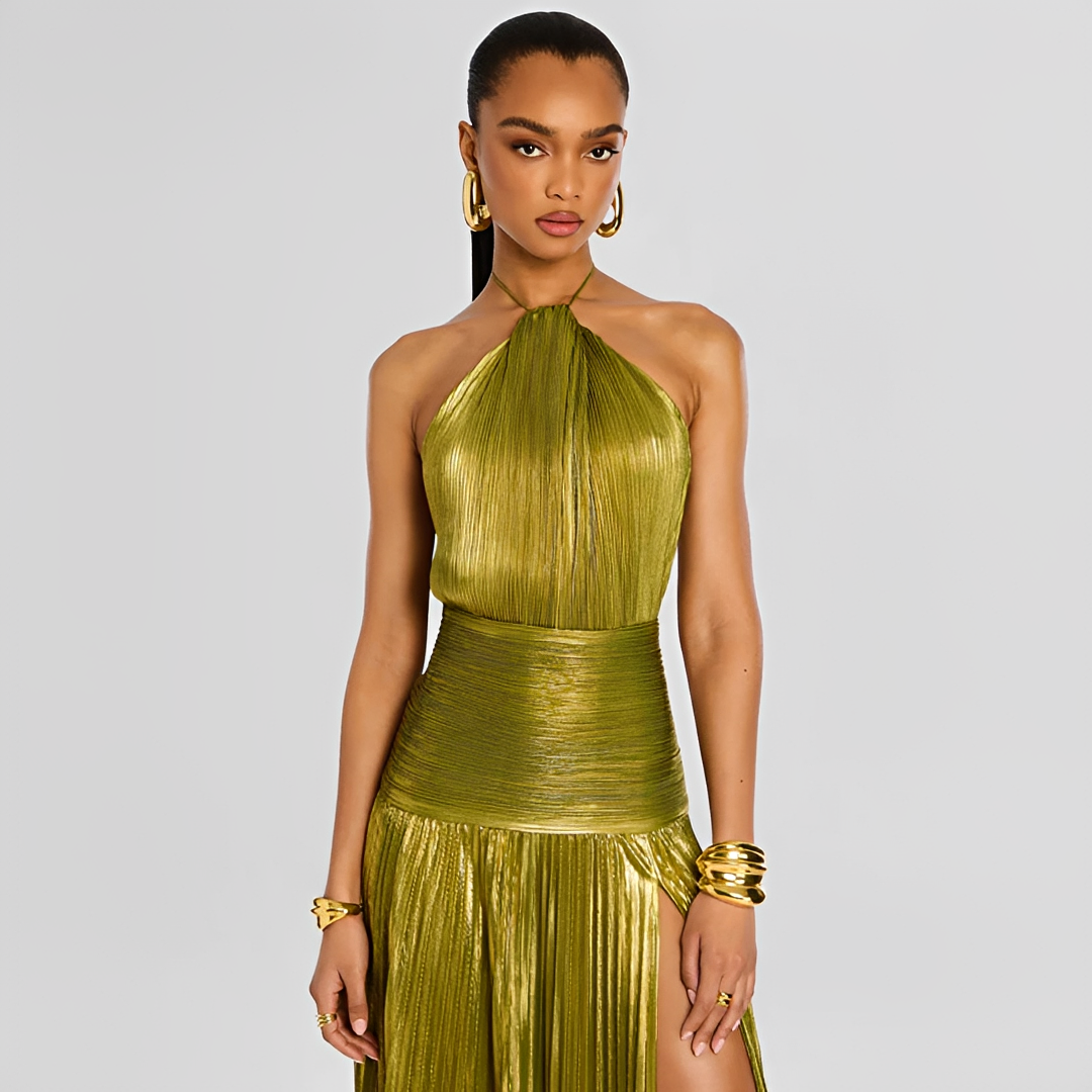 Naira - Stilvolles Kleid mit Falten und Schlitz