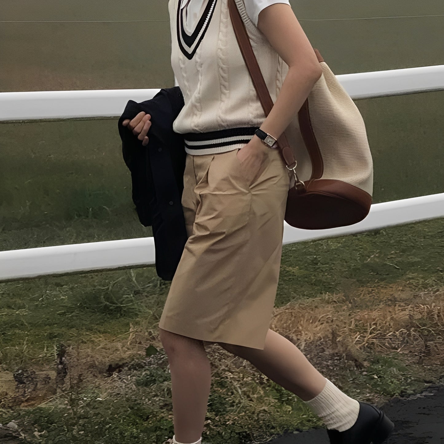 Leona - Klassische Strickweste mit V-Ausschnitt für Damen