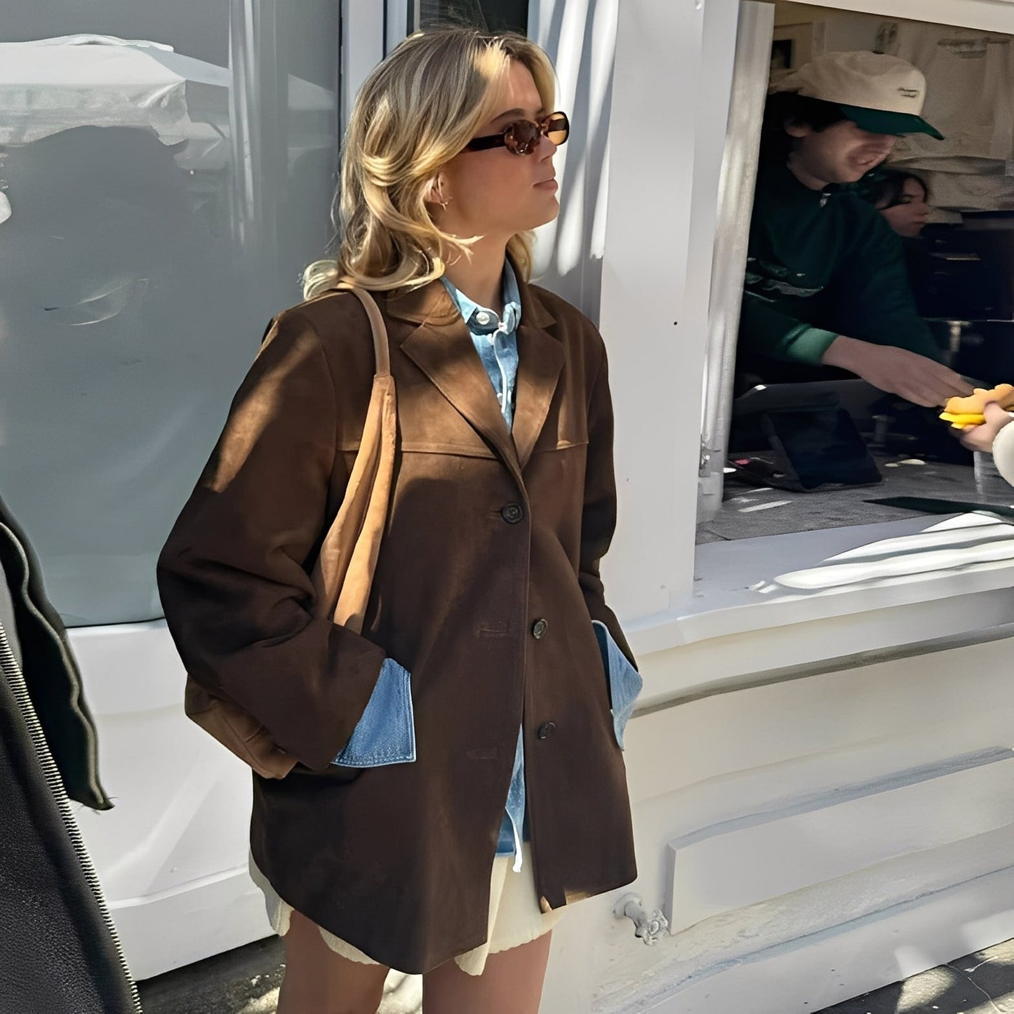 Laura - Classic women's leather jacket with lapel collar