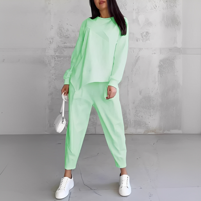 Mélisande - Women's set with round neck sweater and pants