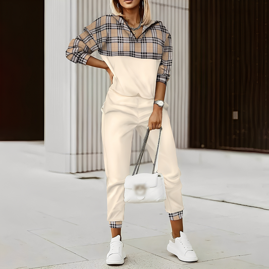 Hollie - Women's Tracksuit with Zipper in Modern Design