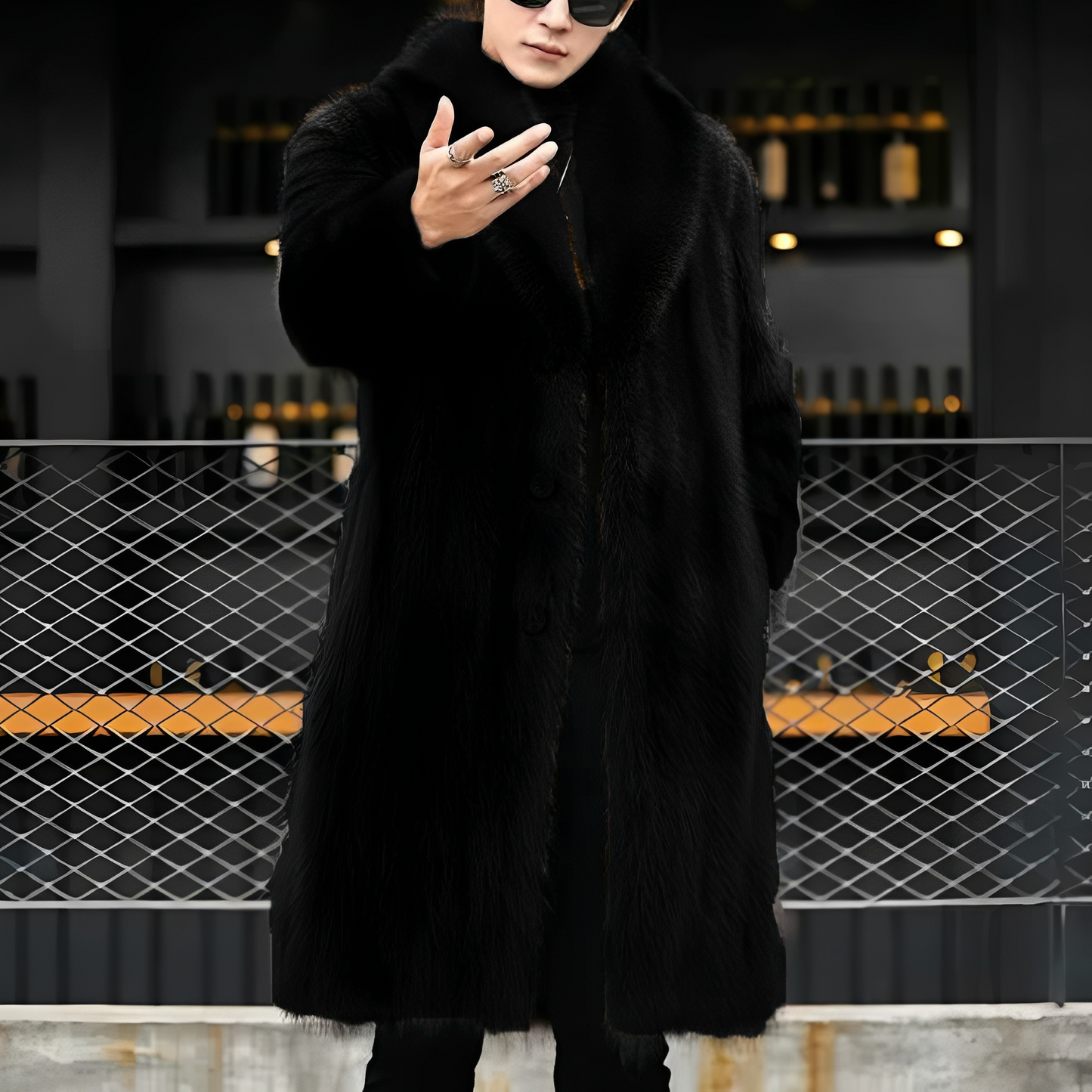 Matteo - Stilvoller langer Herrenmantel aus Pelz