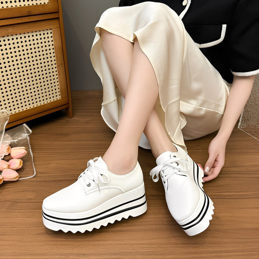 Joanne - Fashionable women's sneakers with elevated platform sole