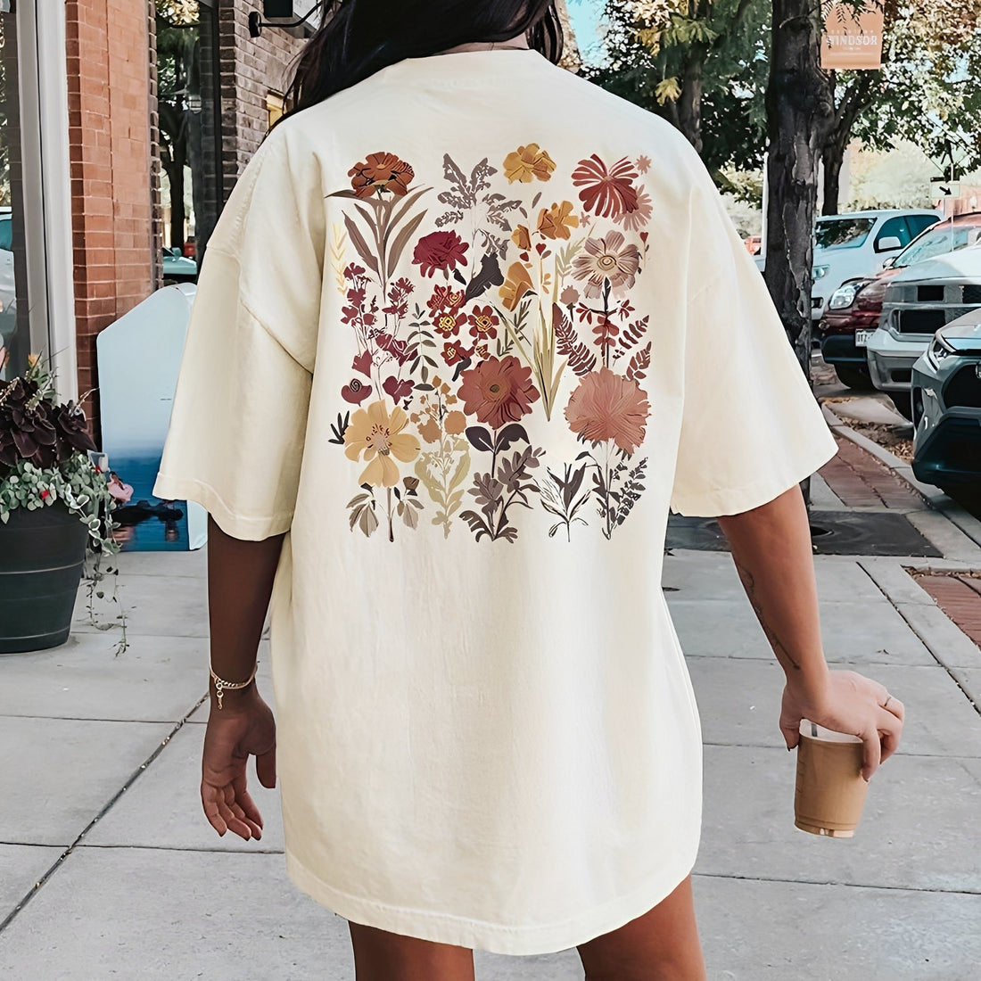Thea - Modisches T-Shirt mit Blumenprint