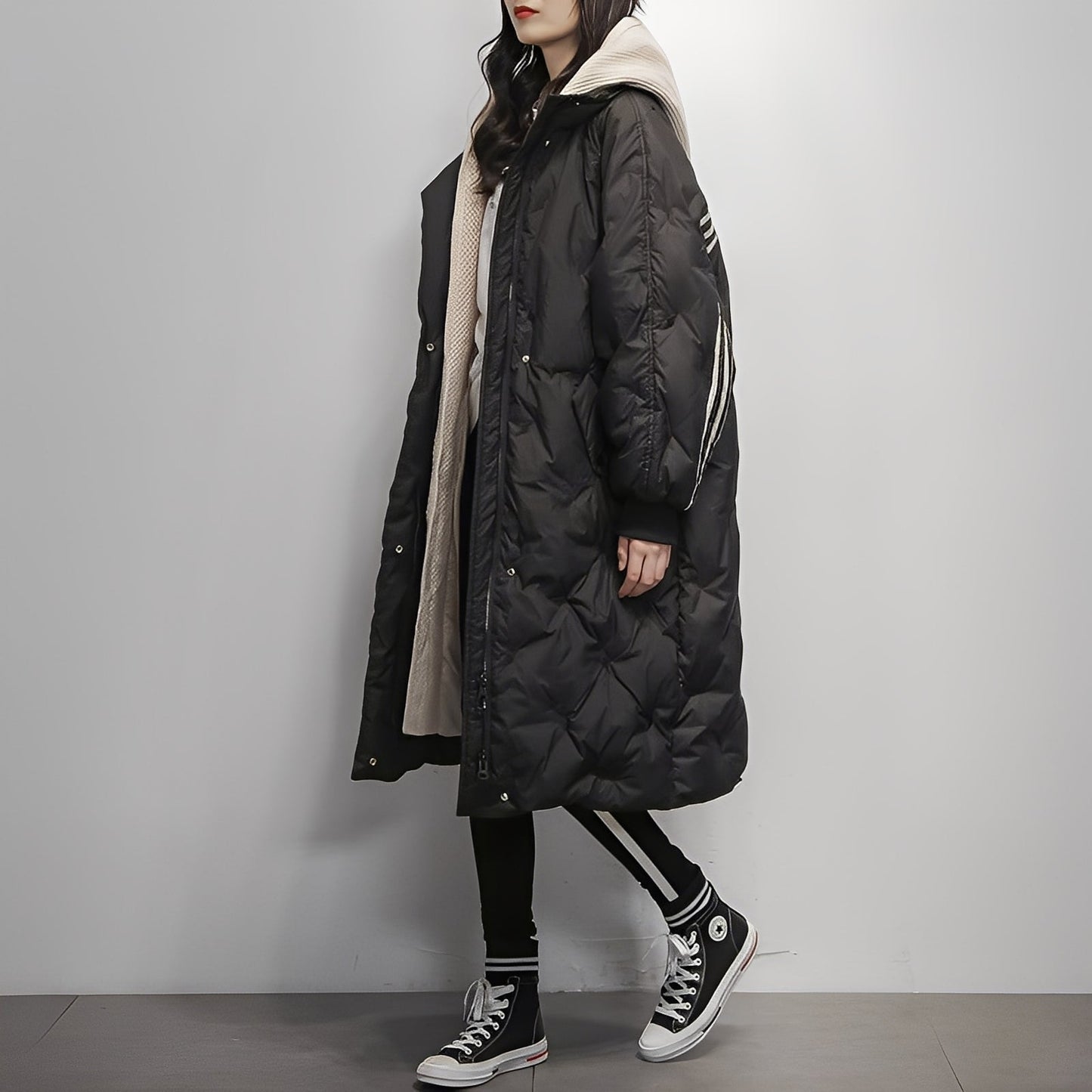 Lianne - Modern, warm women's down jacket