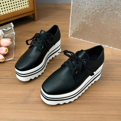 Joanne - Fashionable women's sneakers with elevated platform sole