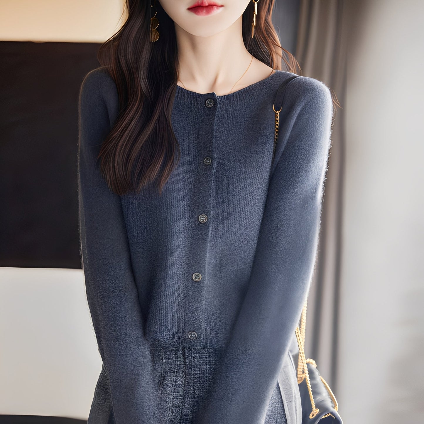 Haydée - Stylish women's button cardigan