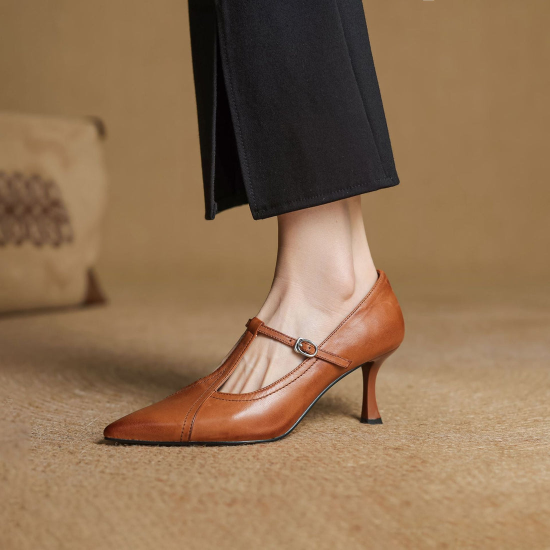 Ellis - Modische Stiletto-Absätze mit T-Riemen
