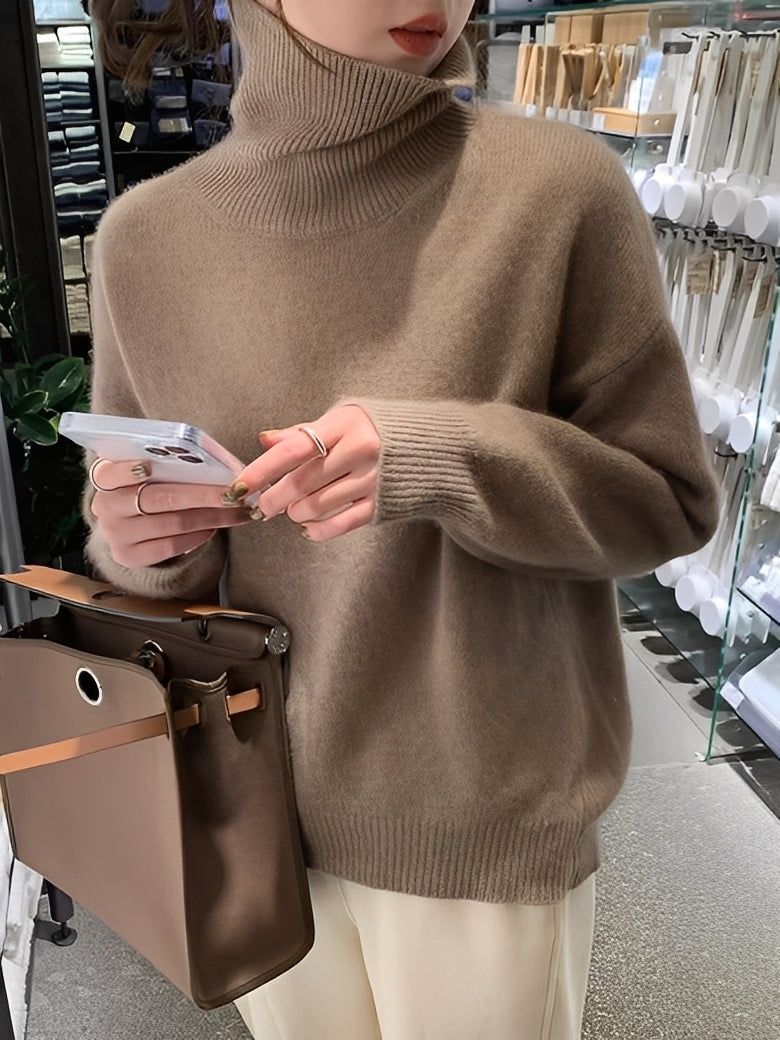 Gloria - women's turtleneck sweater made of fine wool