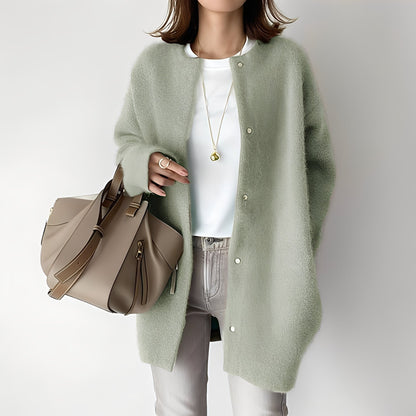 Savanah - women's cardigan made of very soft fabric with a loose fit