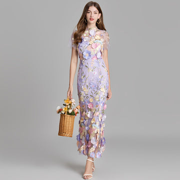 Nina - Elegantes Mädchenkleid mit Blumenstickerei