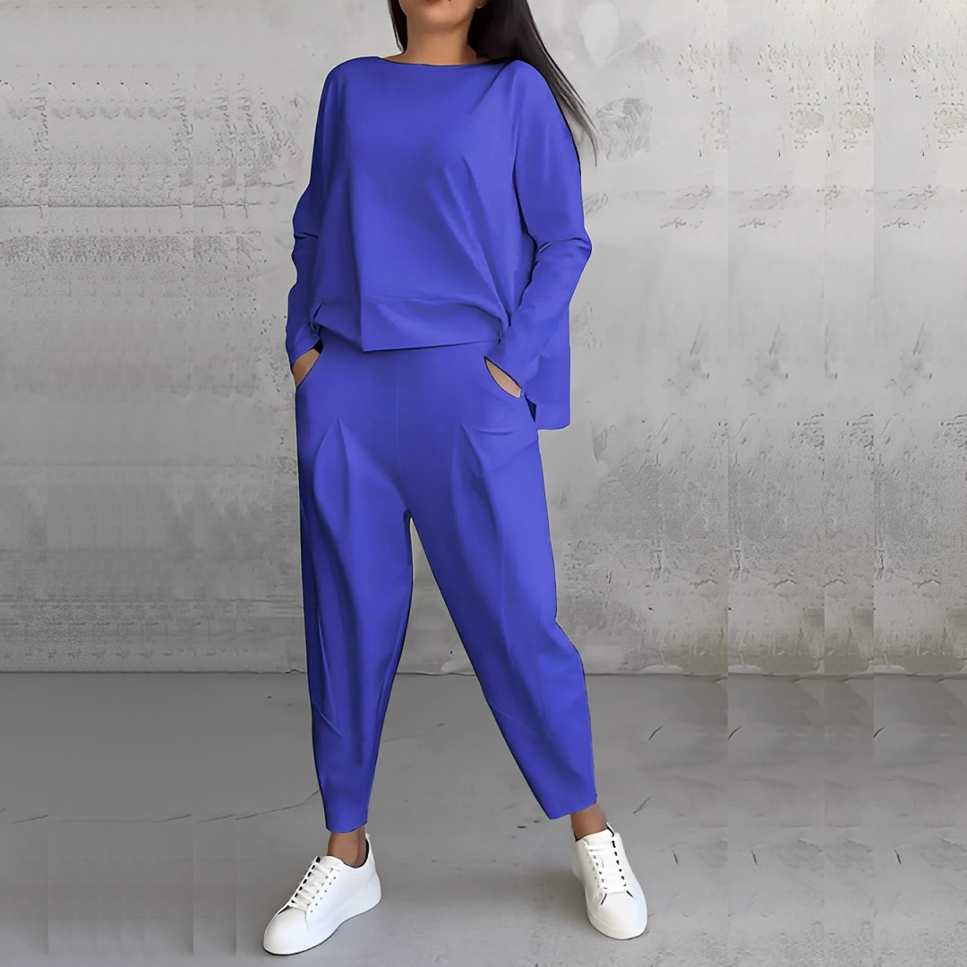 Mélisande - Women's set with round neck sweater and pants