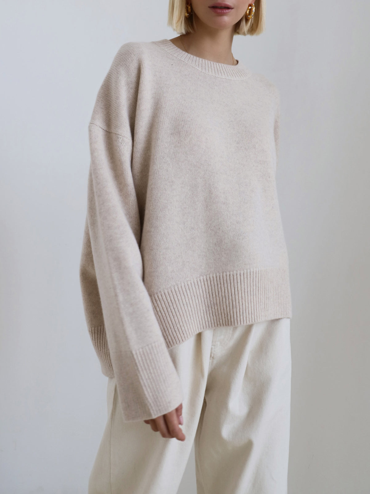 Amara – Oversized Pullover „Zuckerwatte“