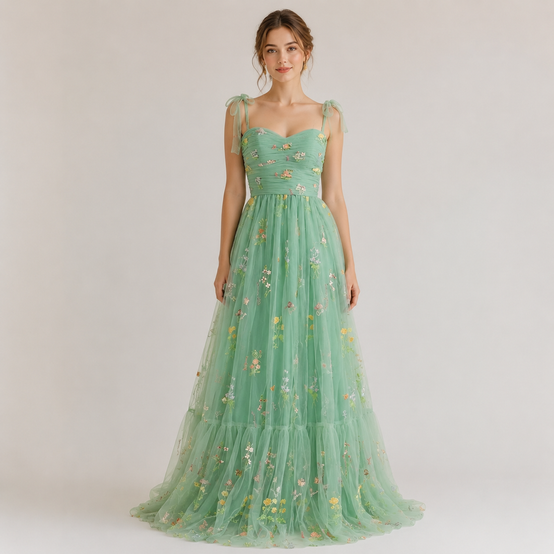 Livia - Schickes Abendkleid mit Blumenstickerei
