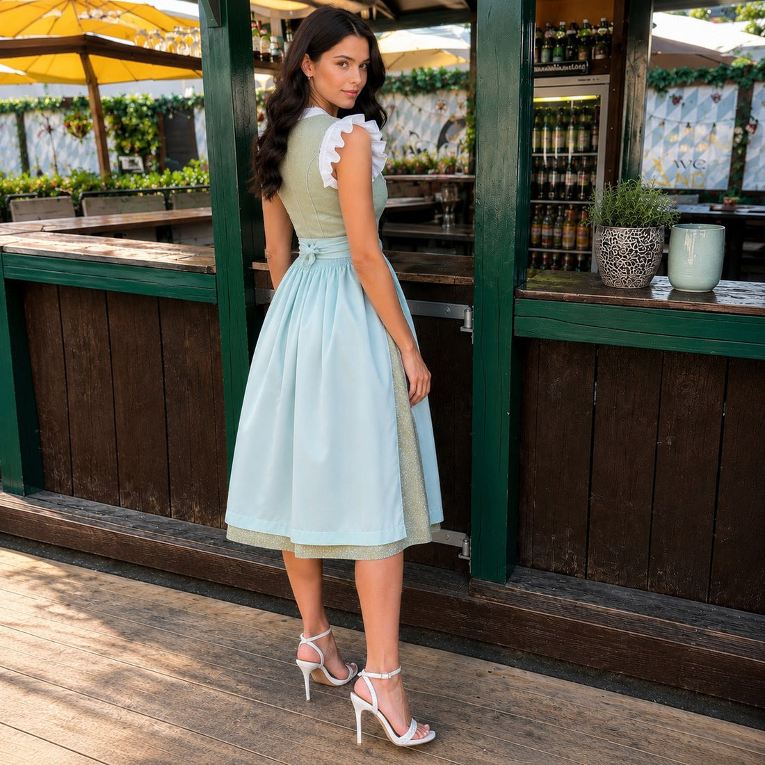 Evelyn - Luftiges Midikleid fürs Oktoberfest mit kurzen Ärmeln
