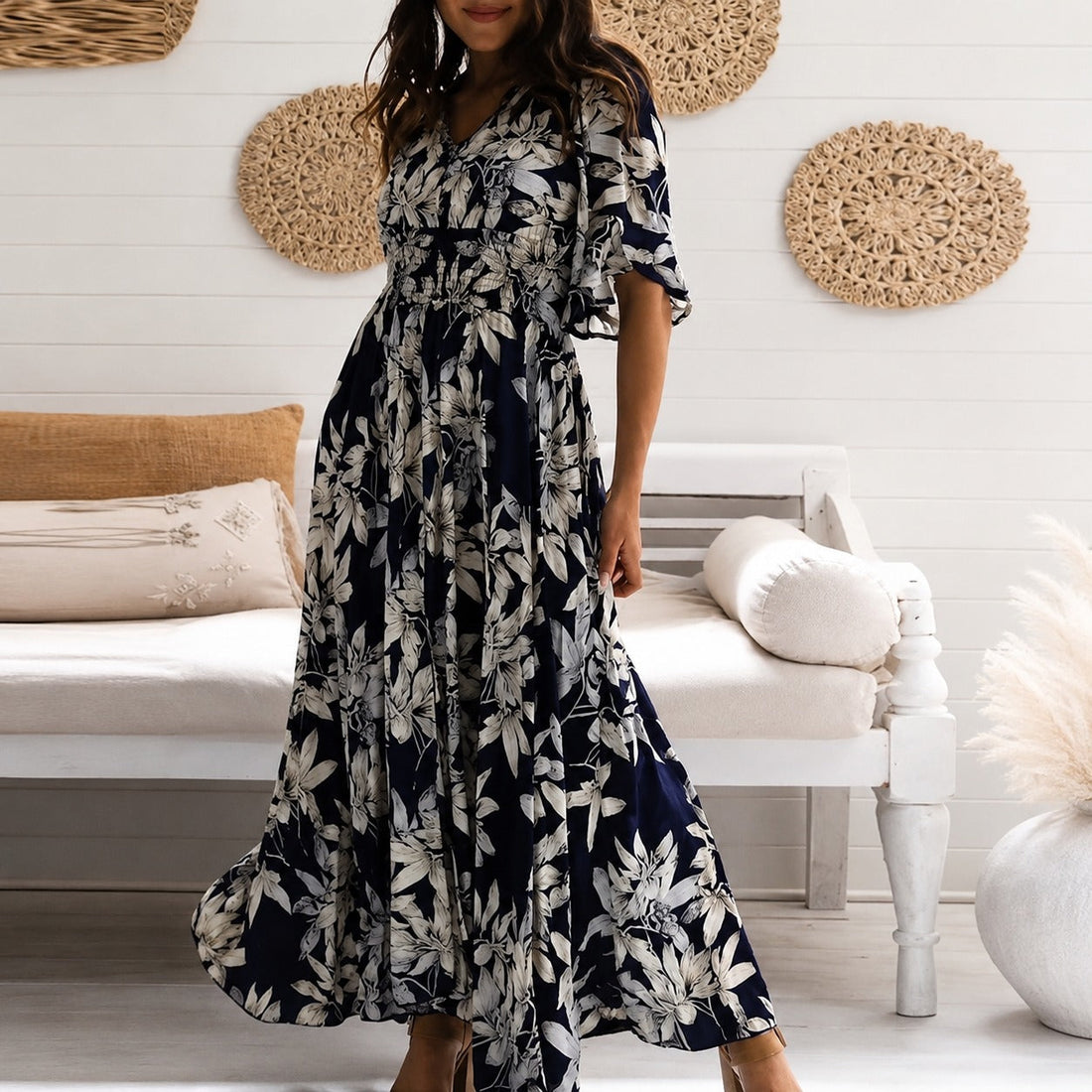 Michaela - Stilvolles, Lässiges Blumenkleid in Midilänge