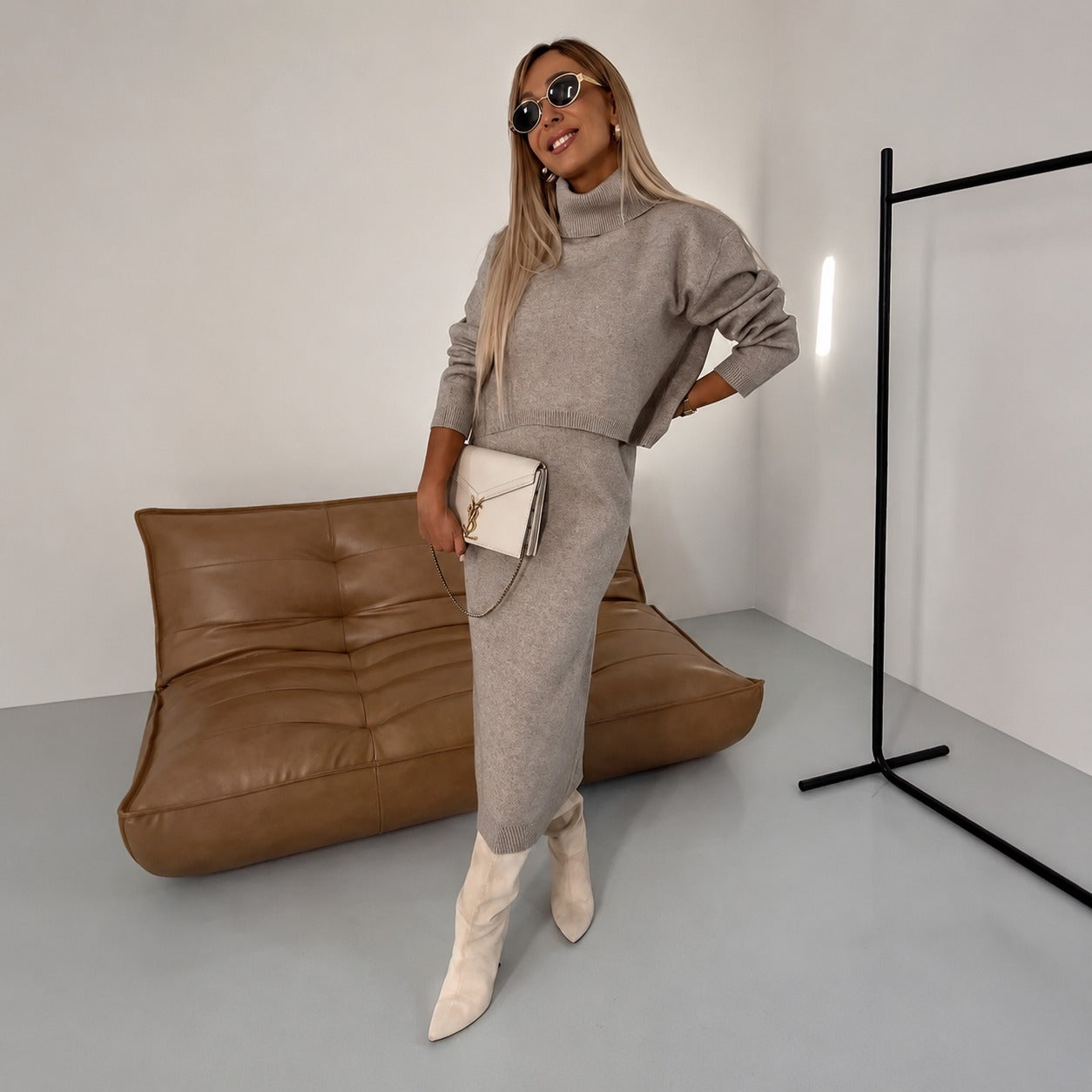 Odette - Lässiges Set mit Kleid und Rollkragenpullover