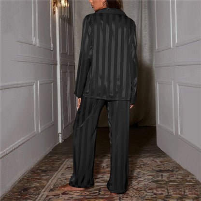 Stilvoller glatter Pyjama für Frauen