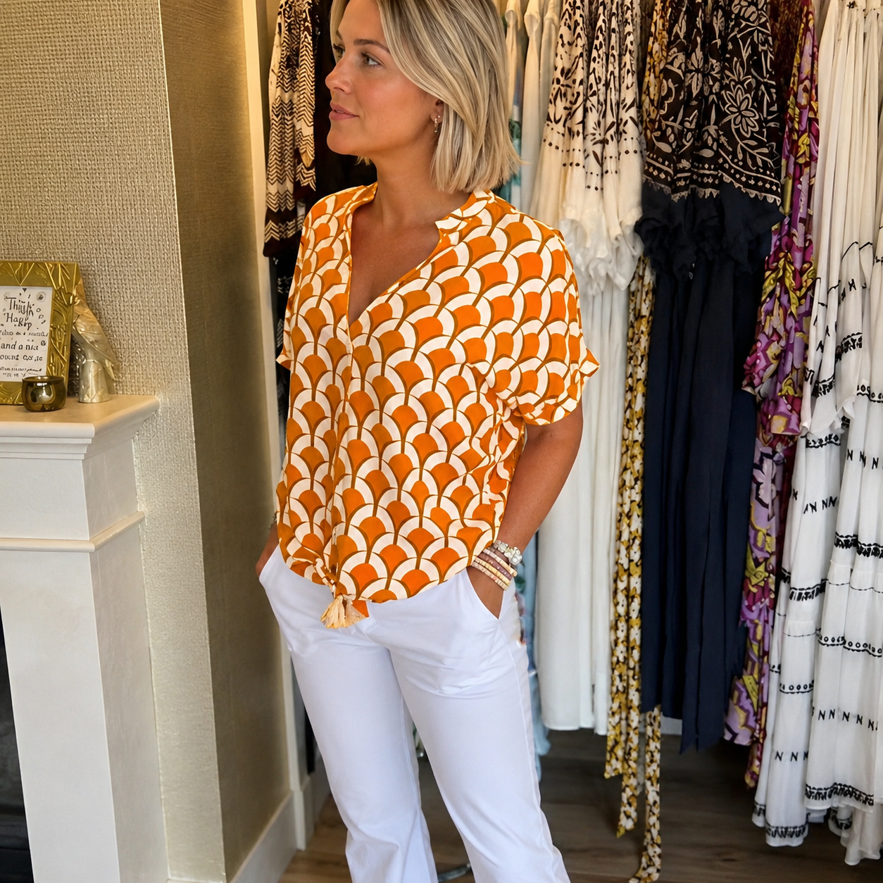 Leona - Stilvolles Damenoberteil mit Design