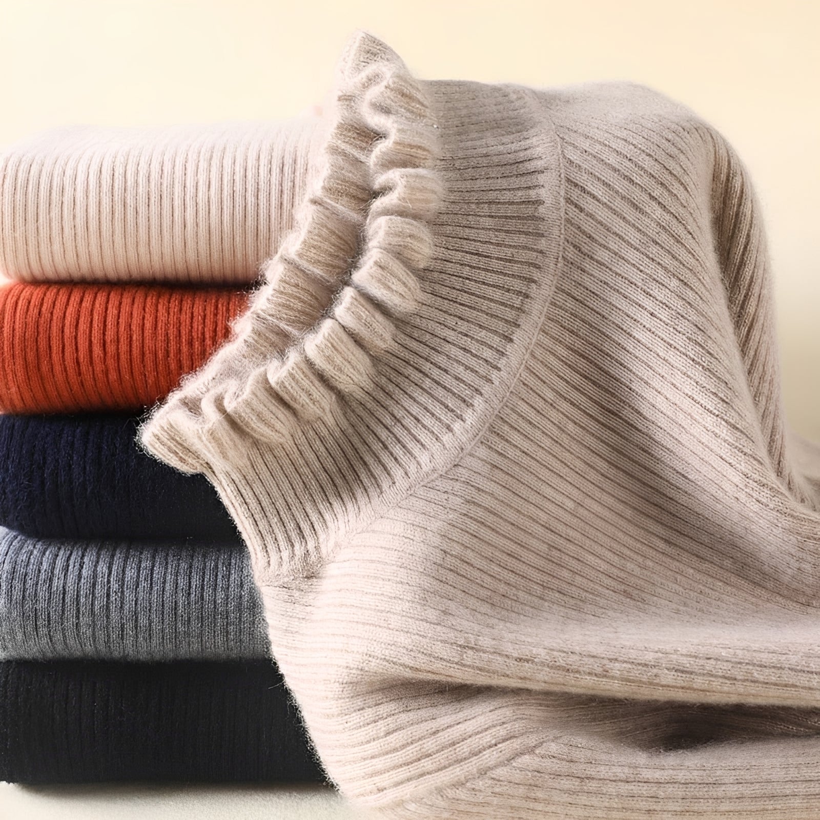 Alva - Eleganter Damenpullover mit Rollkragen