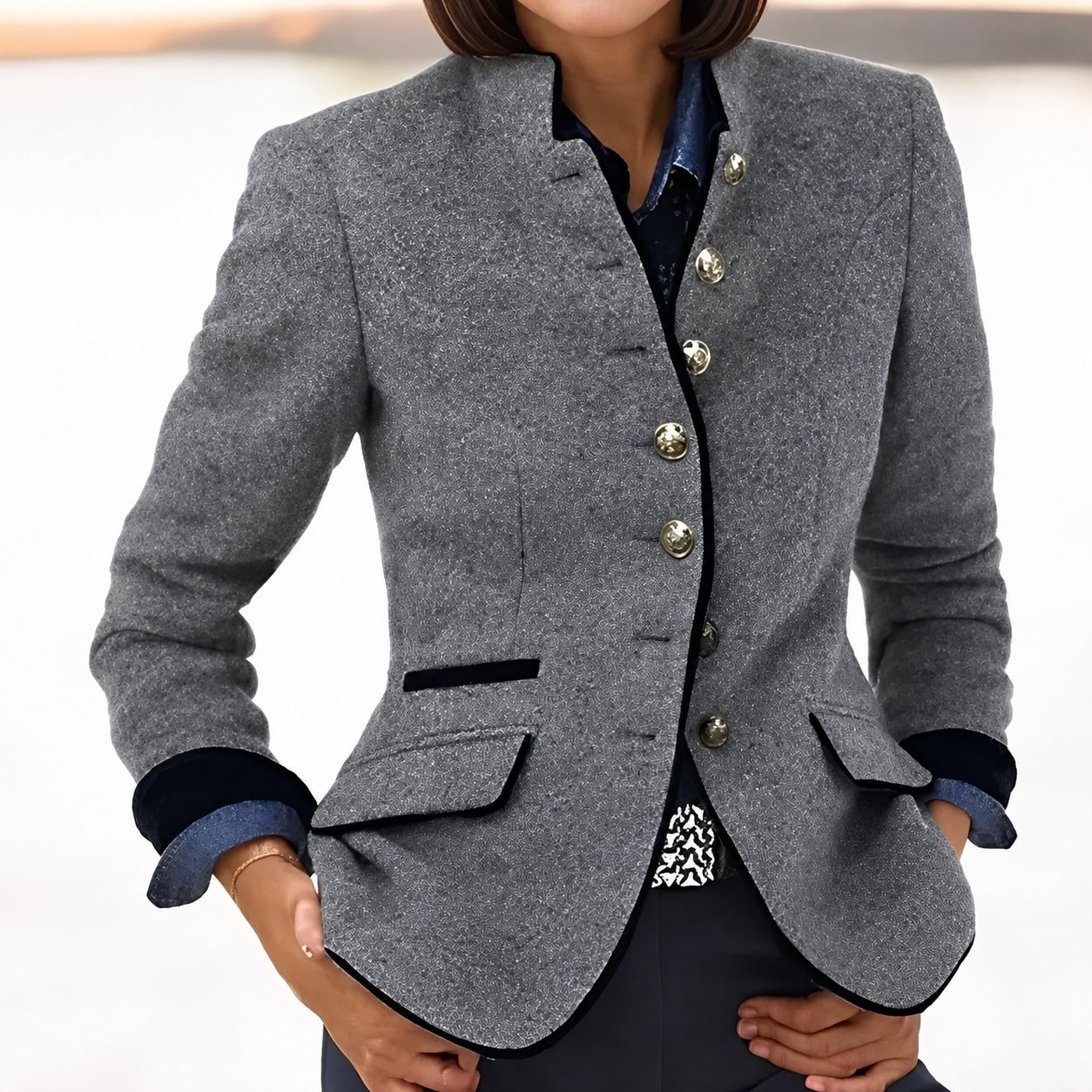 Kaelyn - Stilvolle Damenjacke mit Taschen