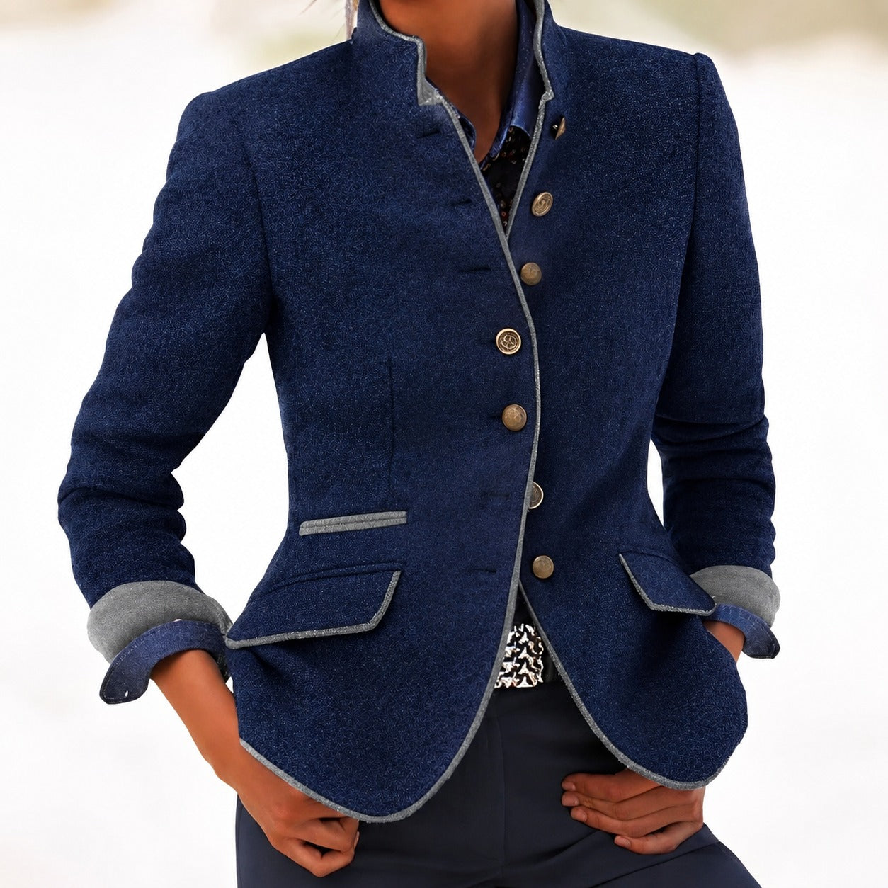 Kaelyn - Stilvolle Damenjacke mit Taschen