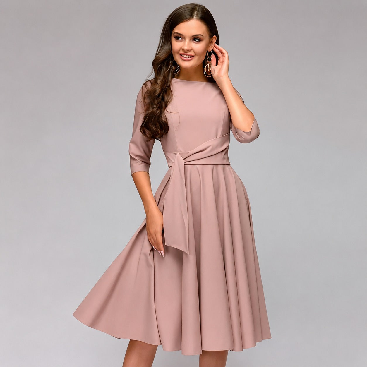 Ivaney - Ein elegantes Kleid für Damen
