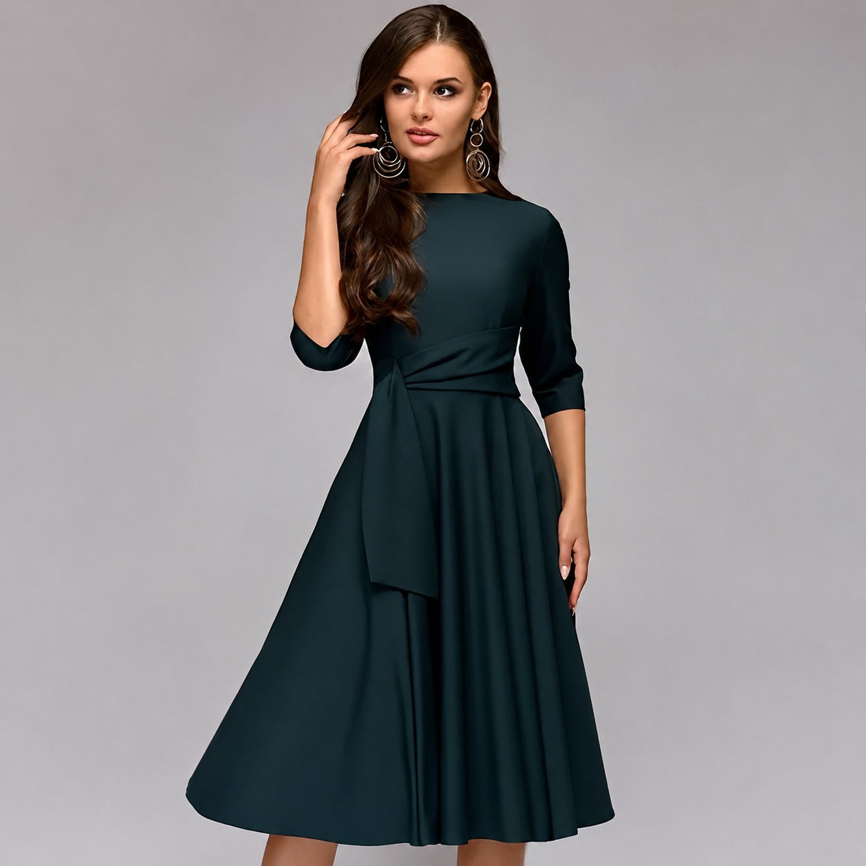 Ivaney - Ein elegantes Kleid für Damen