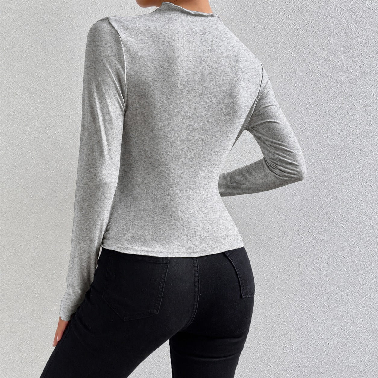 Livia - Langärmliges, figurbetontes Shirt mit Rüschen