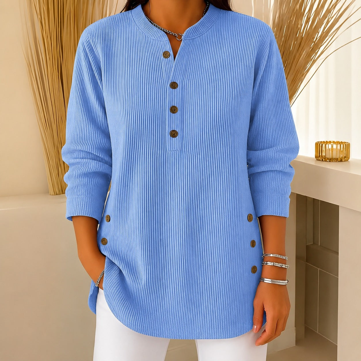 Jocelyn - Ein lässiger Damenpullover mit Knöpfen