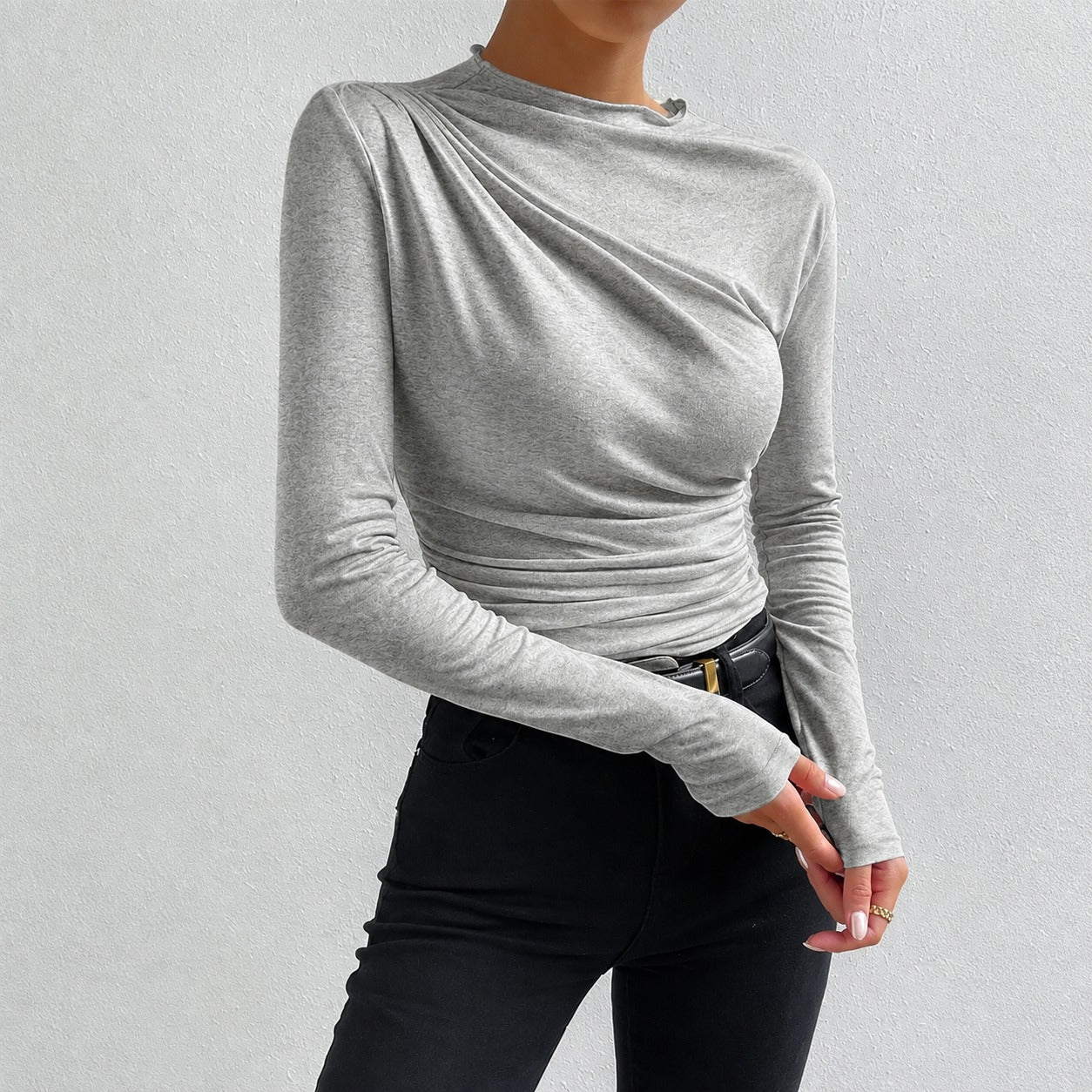 Livia - Langärmliges, figurbetontes Shirt mit Rüschen