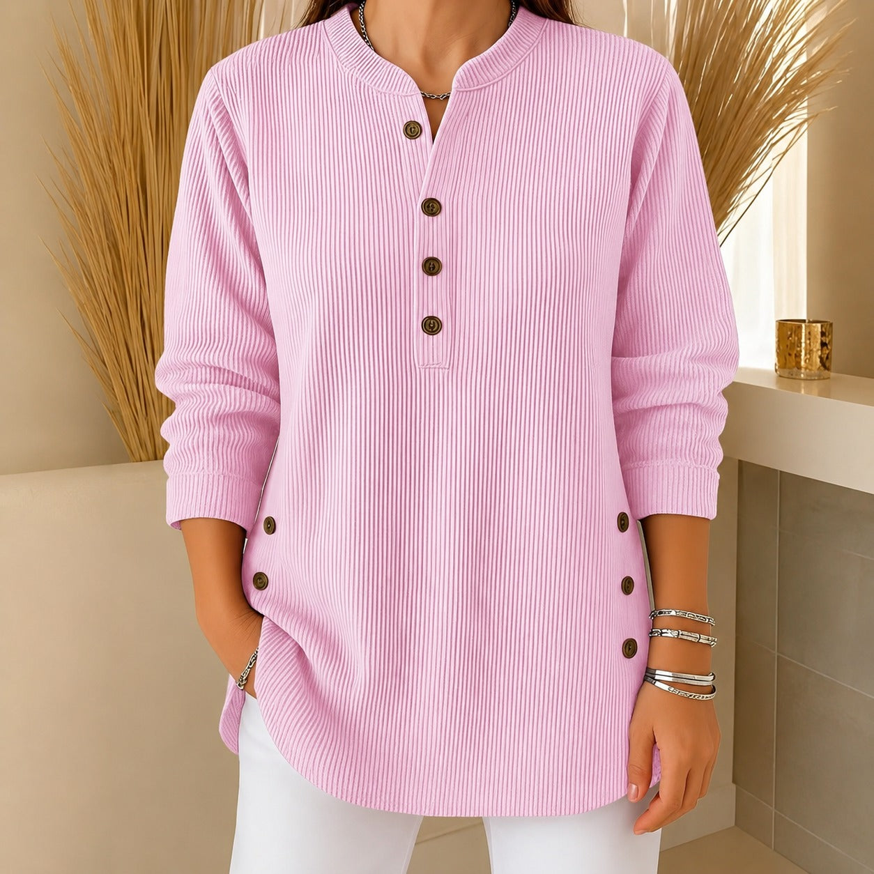 Jocelyn - Ein lässiger Damenpullover mit Knöpfen