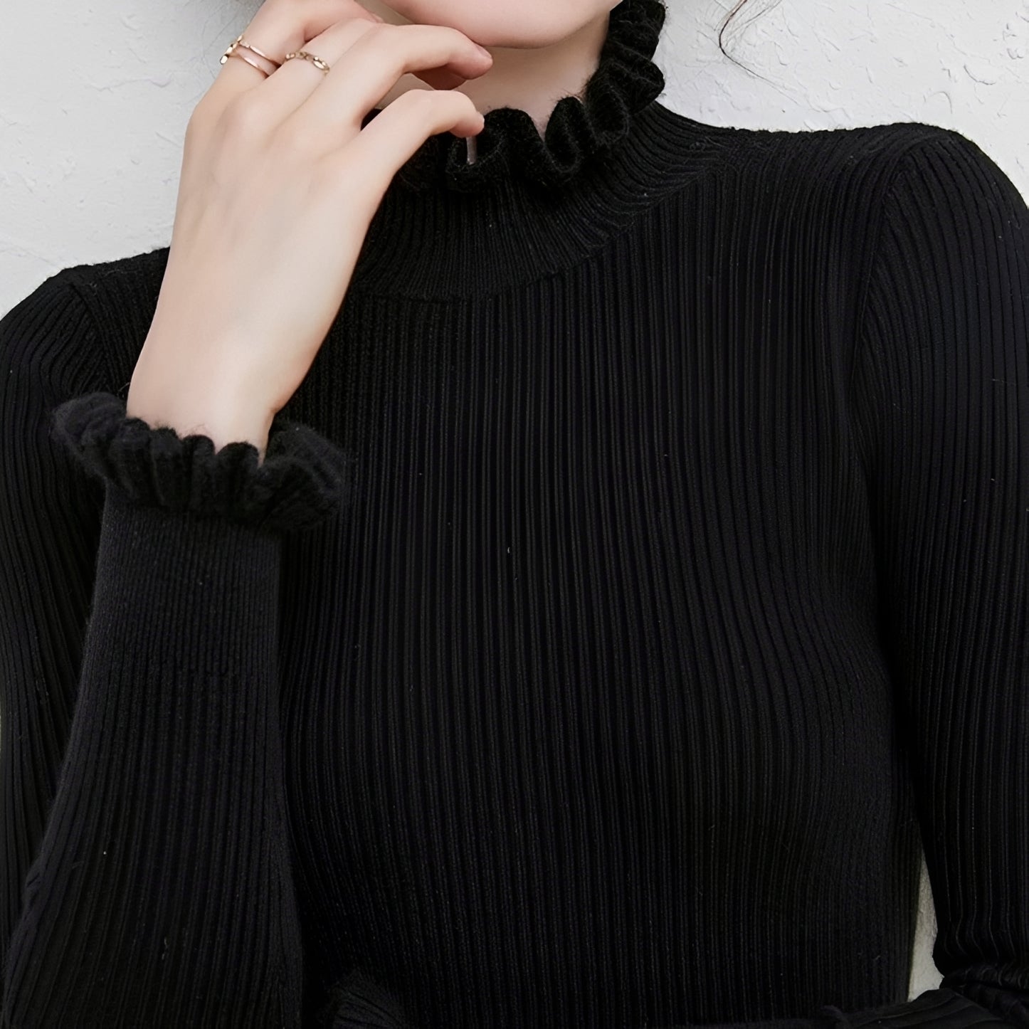 Alva - Eleganter Damenpullover mit Rollkragen