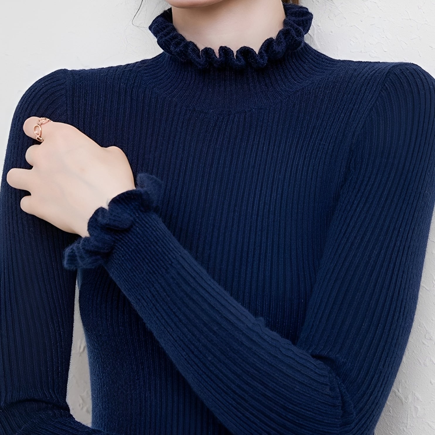 Alva - Eleganter Damenpullover mit Rollkragen