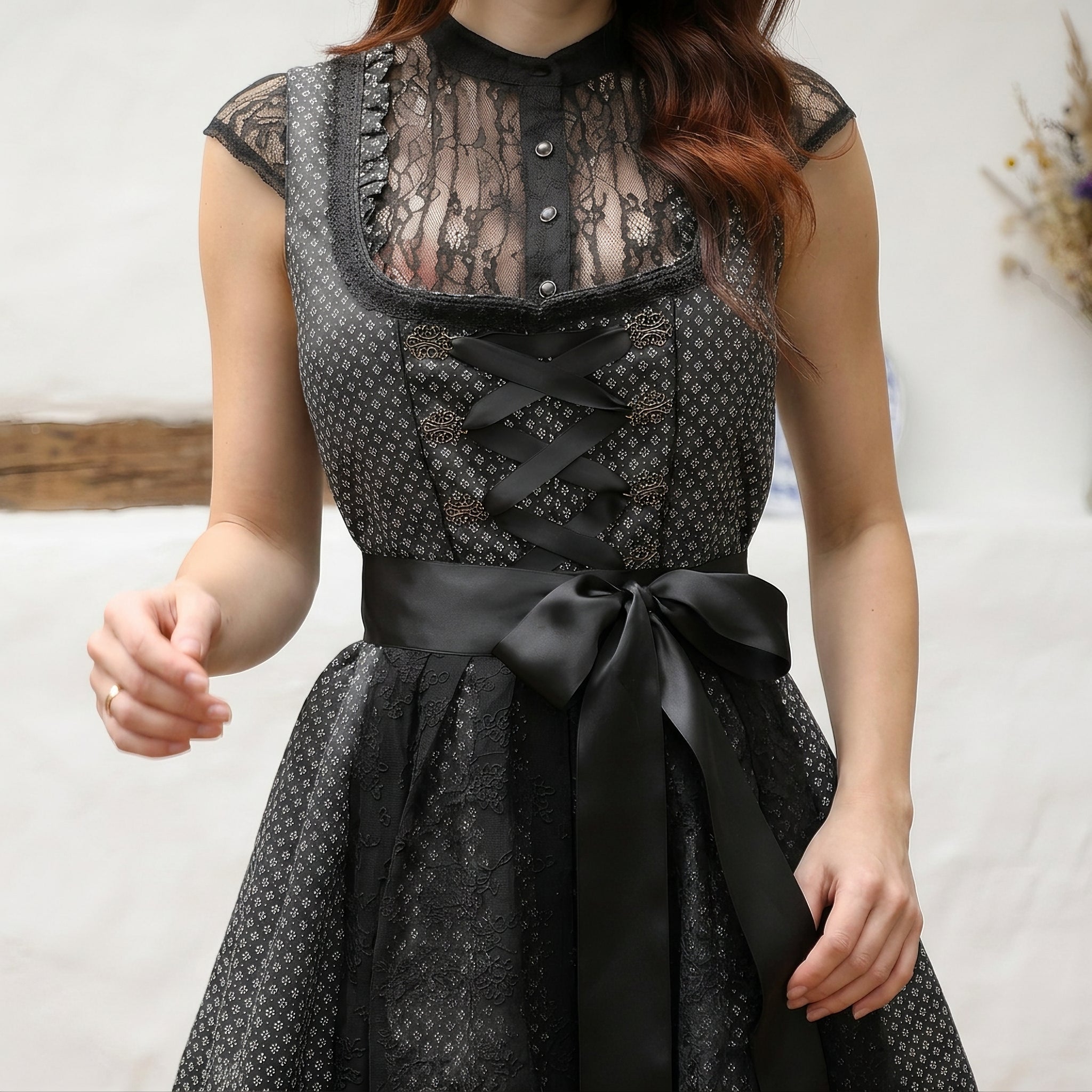 Yasmine - Stilvolles kurzes Dirndl für das Oktoberfest