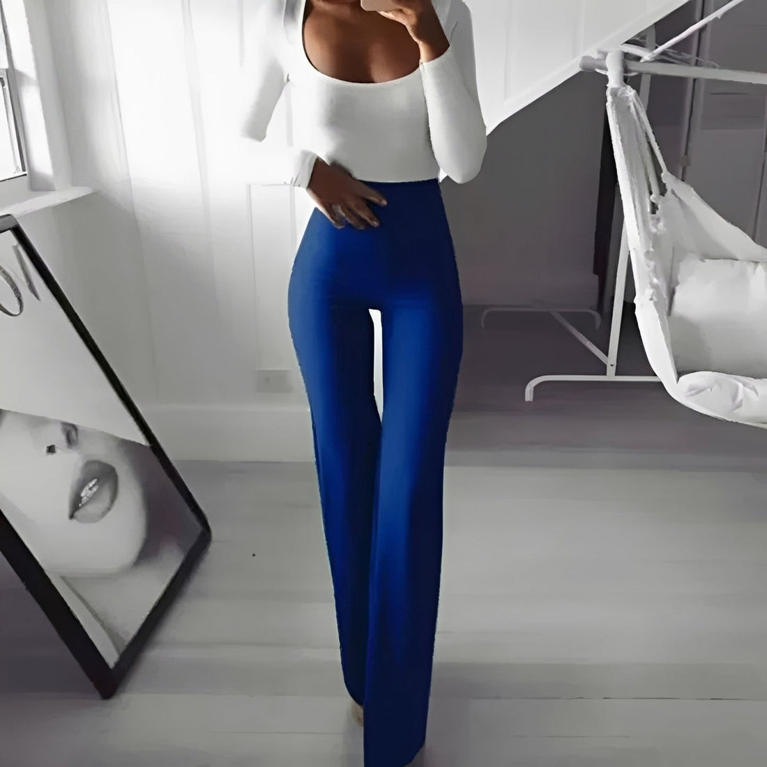 Keiran - Stilvolle Hose mit ausgestelltem Bein und engem Schnitt