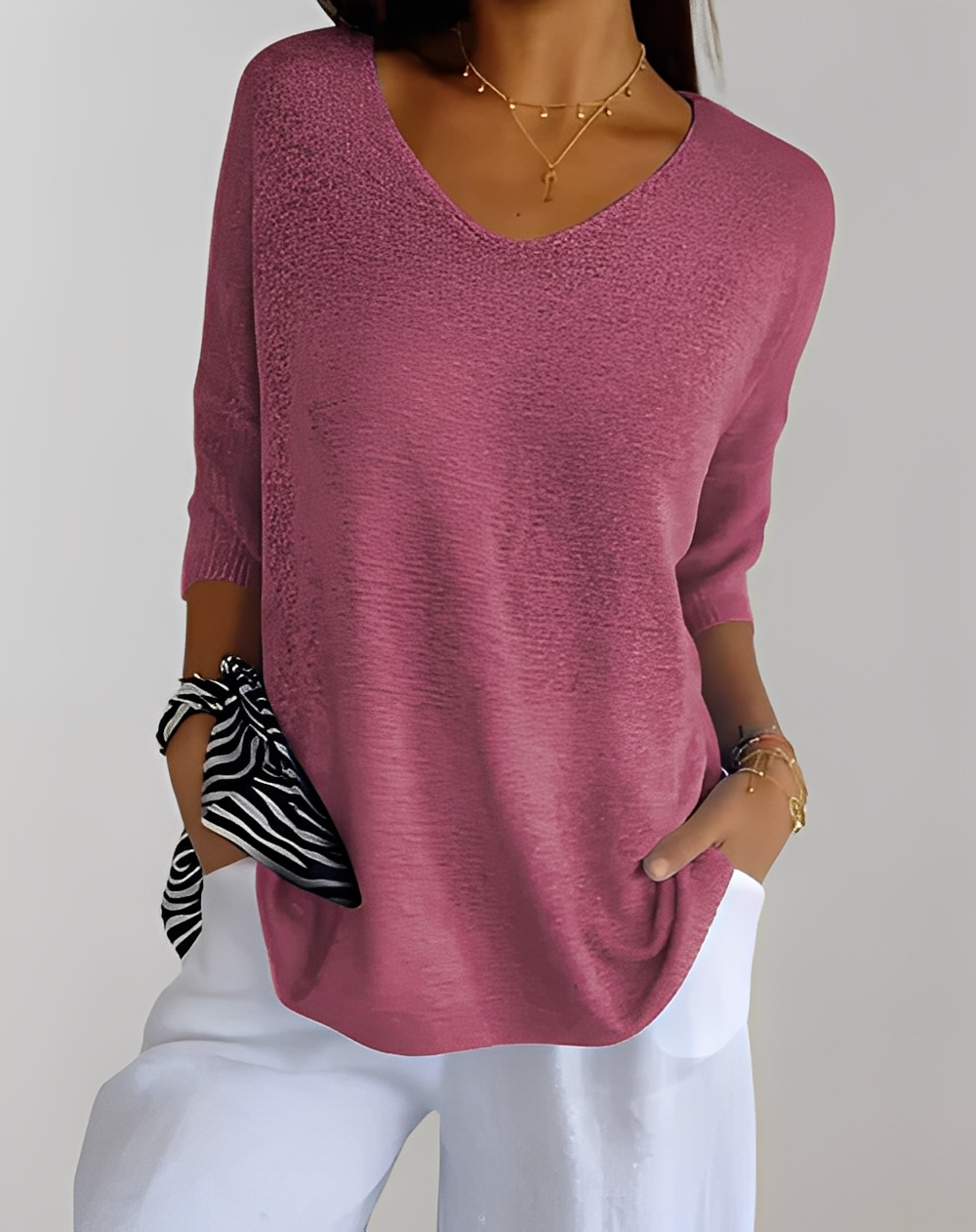 Jessé - women's sweater with V-neckline