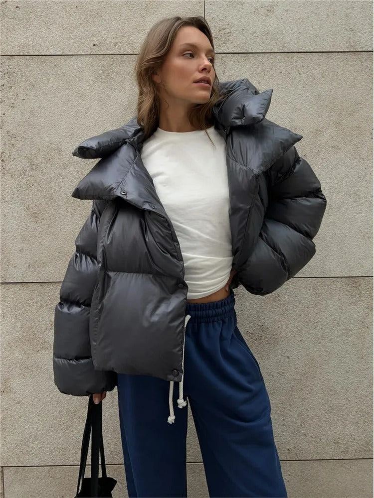 Jana – Gefütterte kurze Jacke mit Kapuze