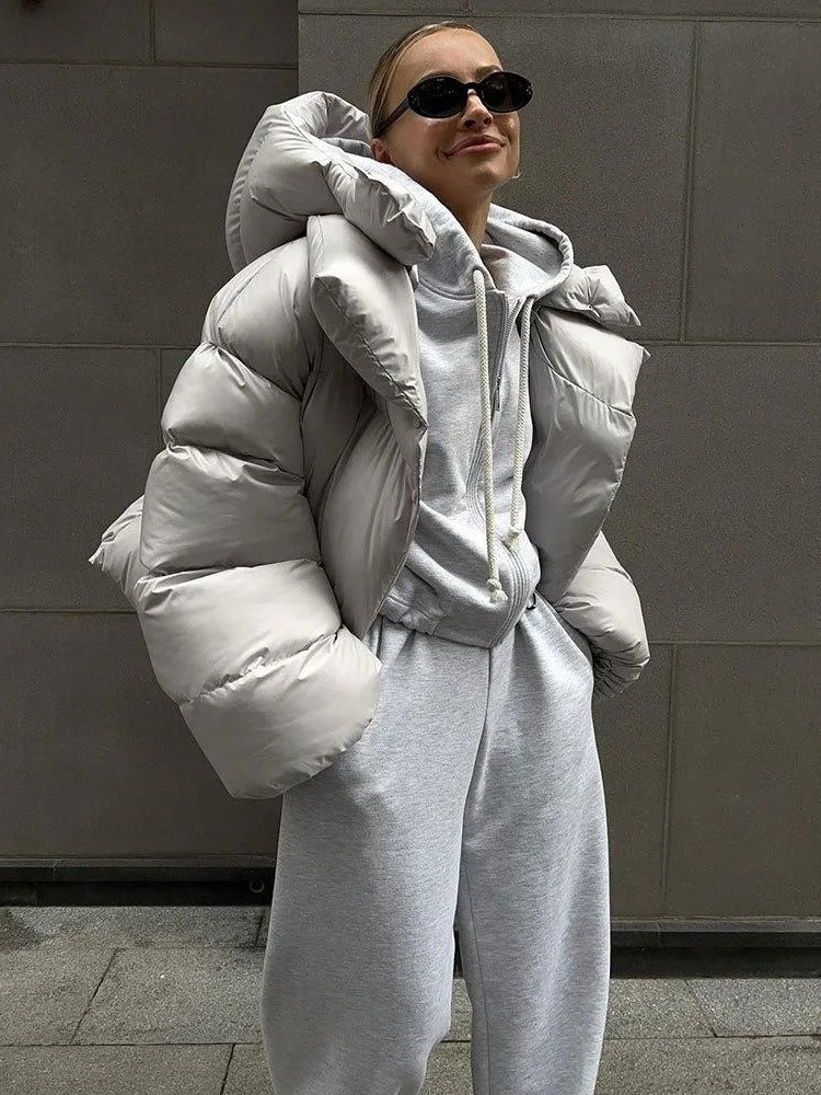 Jana – Gefütterte kurze Jacke mit Kapuze