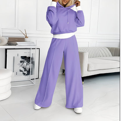 Lyna - Comfortable women's tracksuit with hood as a set